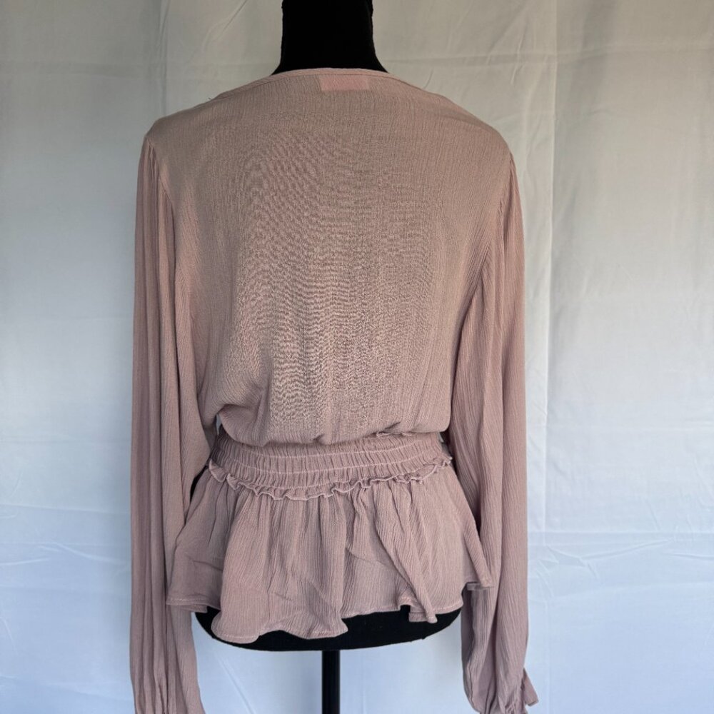 Pink Lily Pink Blouse Women’s Super cute Rayon flattering Size Small - 0313 - Picture 2 of 5